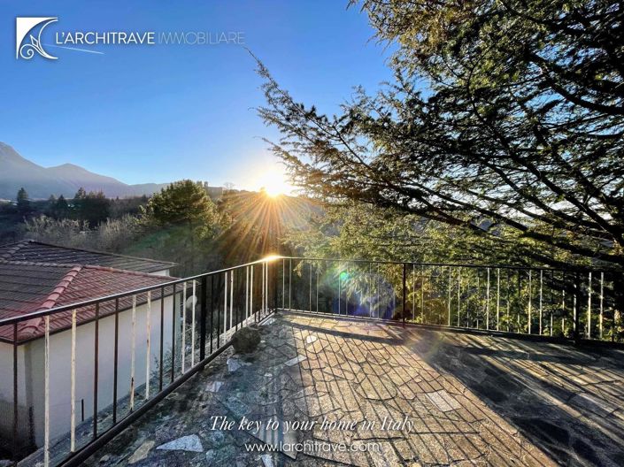 Image No.29-3 Bed Villa for sale