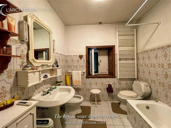 Image No.13-3 Bed House for sale