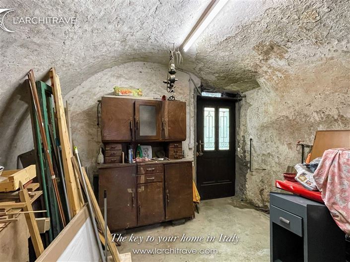 Image No.20-3 Bed House for sale