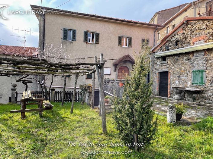 Image No.24-3 Bed House for sale