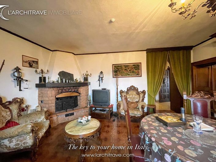 Image No.8-3 Bed House for sale