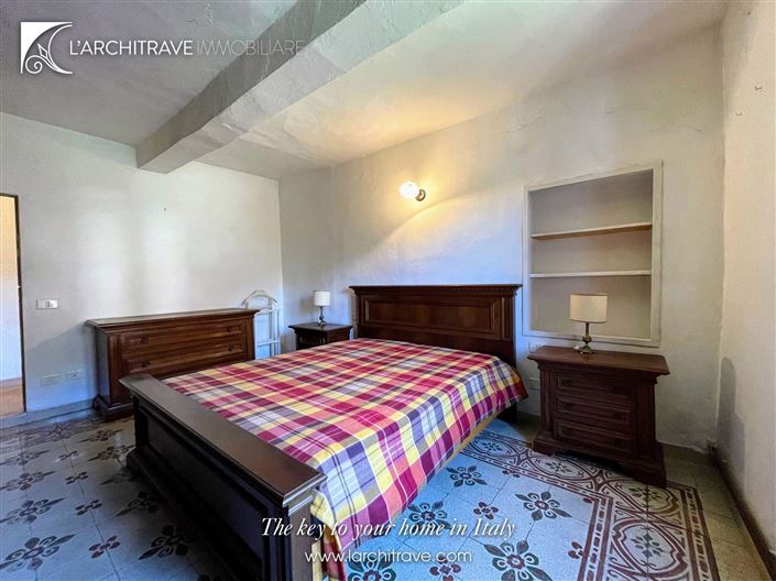 Image No.12-2 Bed House for sale