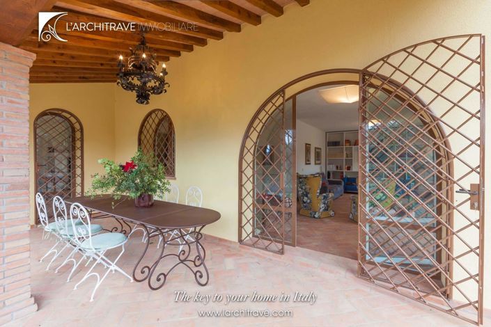 Image No.10-5 Bed Villa for sale