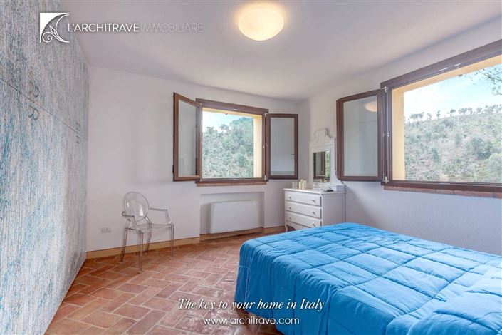 Image No.17-5 Bed Villa for sale