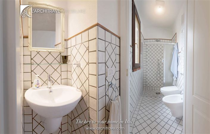 Image No.18-5 Bed Villa for sale