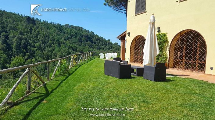 Image No.2-5 Bed Villa for sale