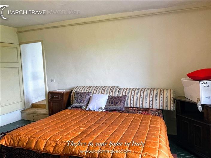 Image No.12-2 Bed House for sale