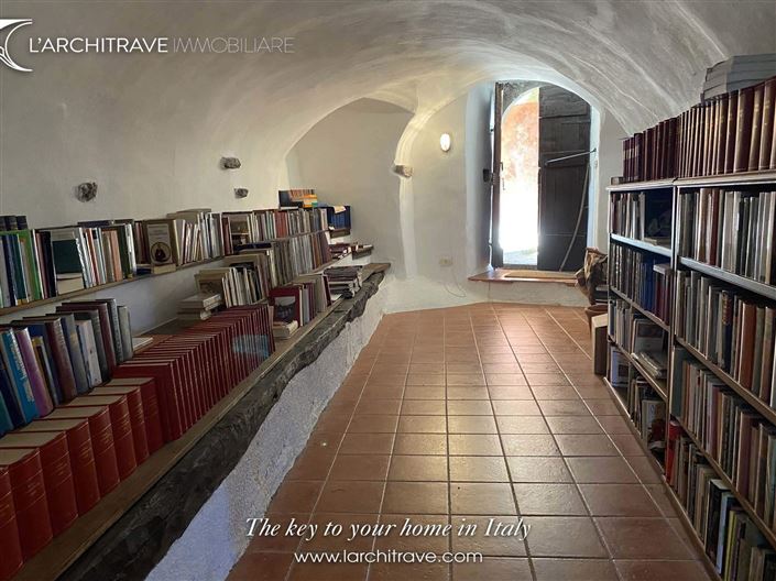 Image No.30-3 Bed House for sale