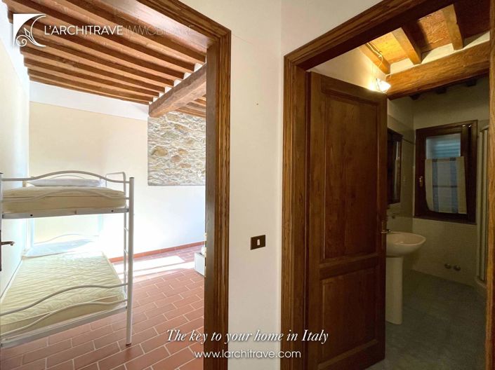 Image No.10-1 Bed House for sale