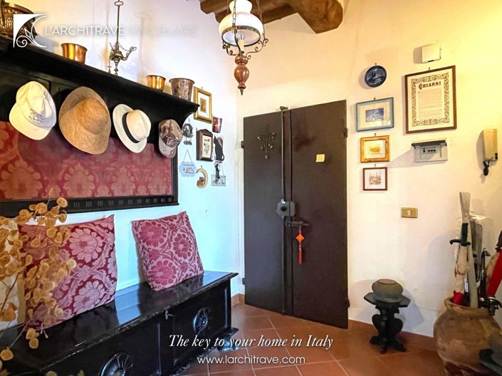 Image No.10-3 Bed House for sale