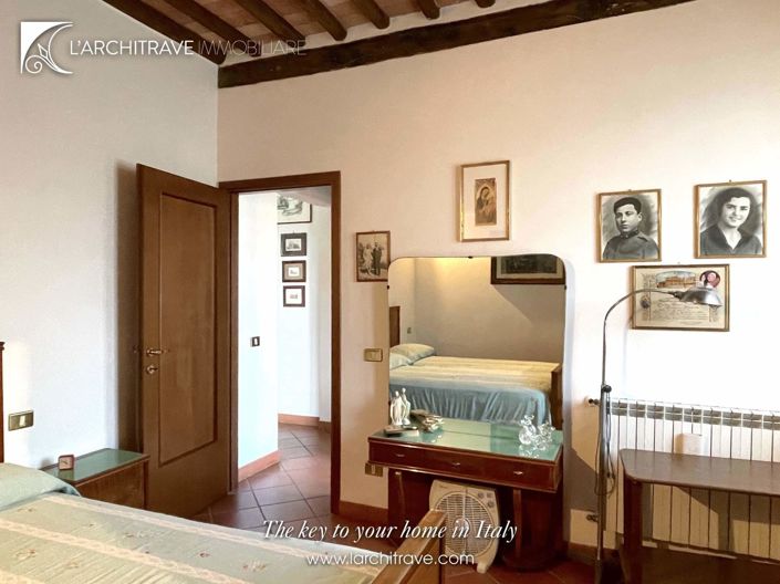 Image No.17-3 Bed House for sale