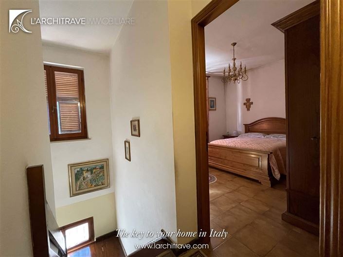 Image No.12-5 Bed Villa for sale