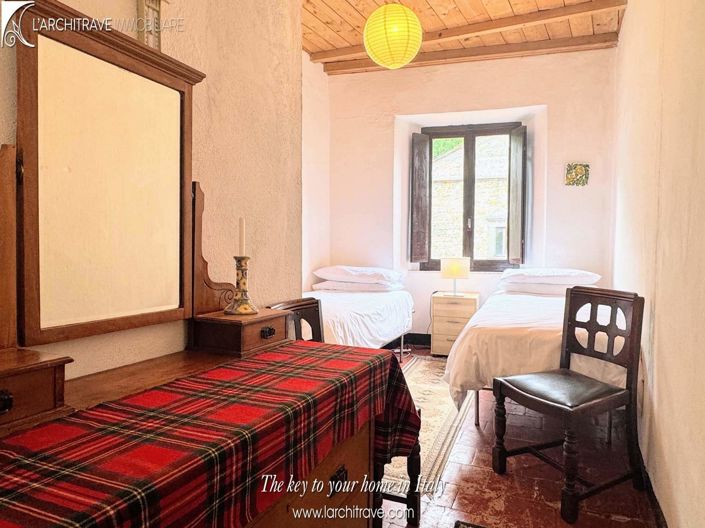 Image No.11-4 Bed House for sale