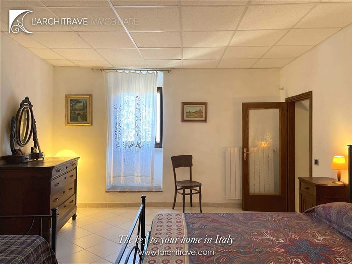 Image No.13-2 Bed House for sale