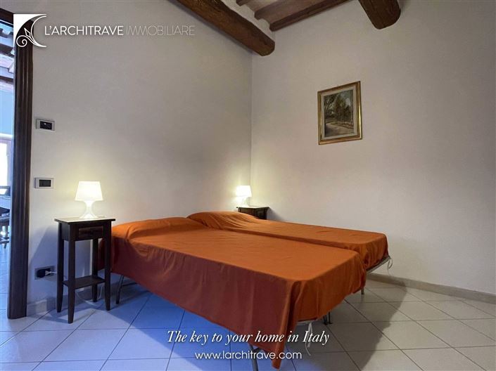 Image No.15-2 Bed House for sale