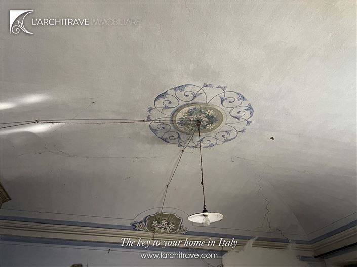 Image No.13-3 Bed House for sale