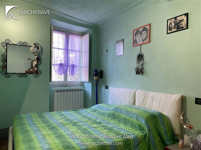 Image No.12-2 Bed House for sale