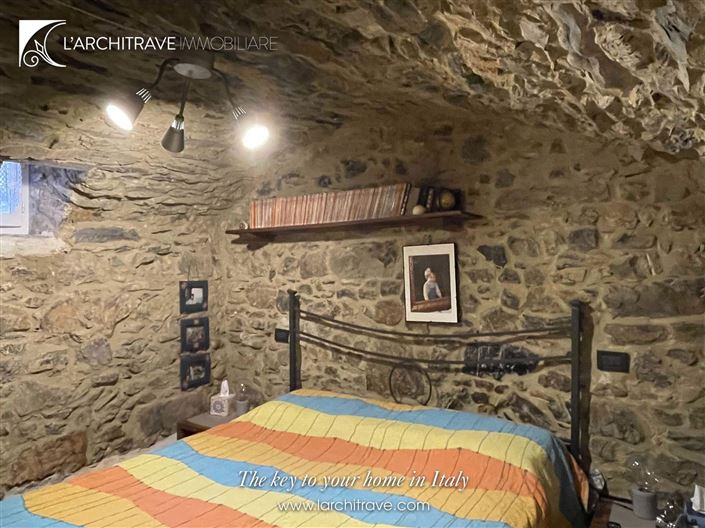 Image No.13-2 Bed House for sale