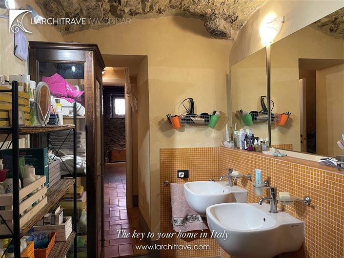 Image No.23-2 Bed House for sale