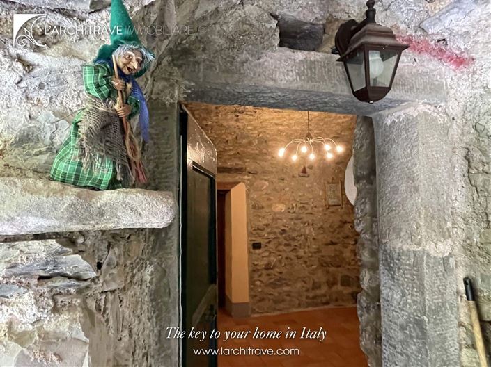 Image No.25-2 Bed House for sale