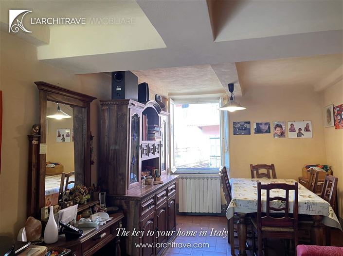 Image No.9-2 Bed House for sale