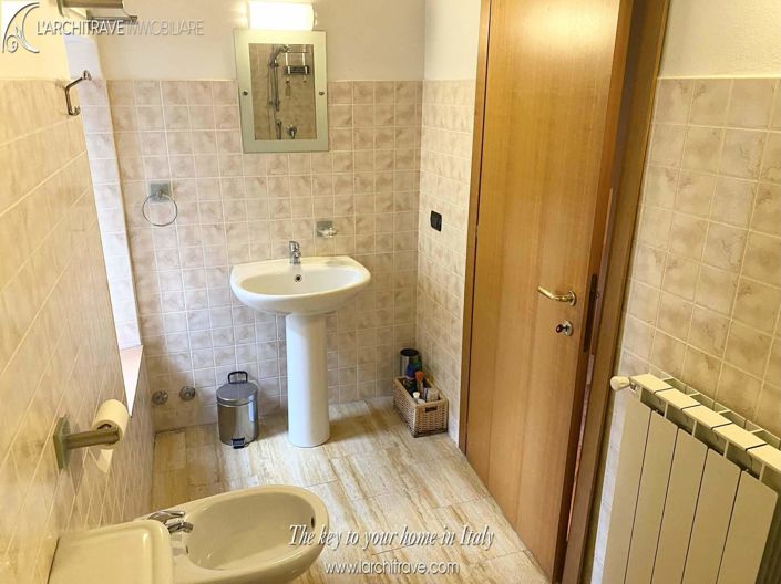 Image No.7-2 Bed House for sale