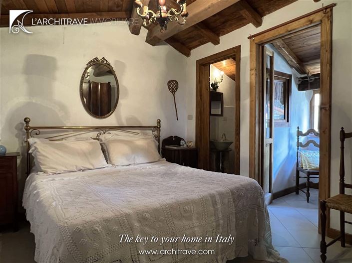 Image No.10-2 Bed House for sale