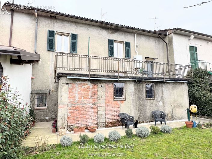 Image No.1-4 Bed House for sale
