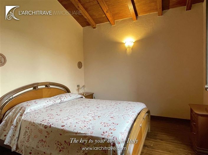 Image No.10-3 Bed House for sale