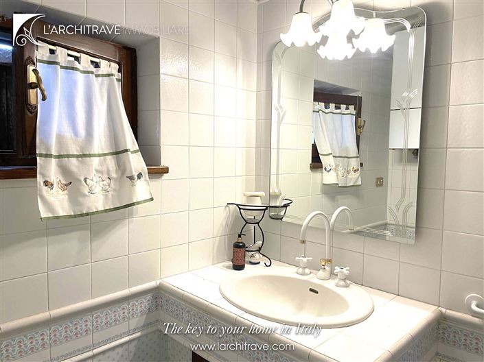 Image No.15-3 Bed House for sale