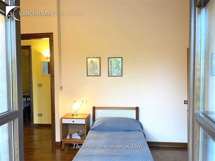 Image No.19-3 Bed House for sale