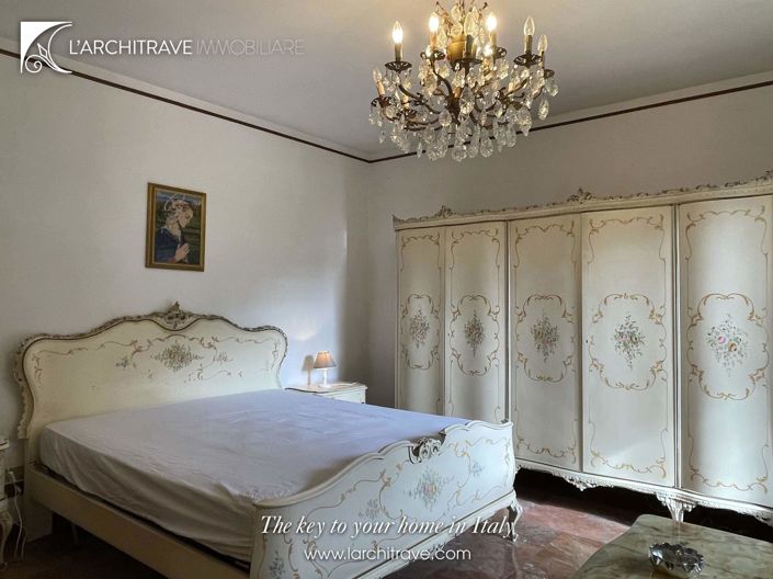 Image No.20-7 Bed Villa for sale