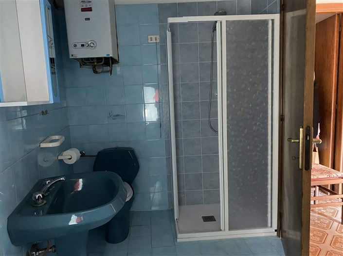 Image No.5-2 Bed House for sale