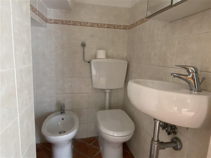 Image No.7-2 Bed House for sale