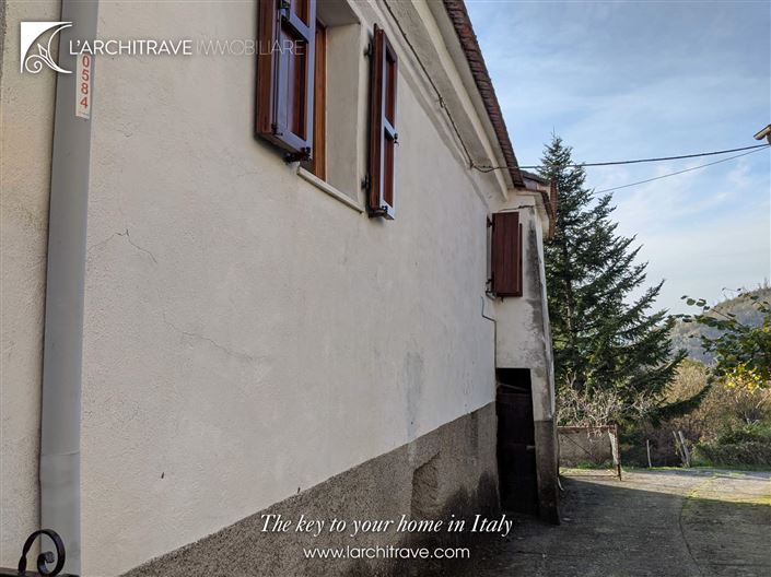 Image No.10-3 Bed House for sale