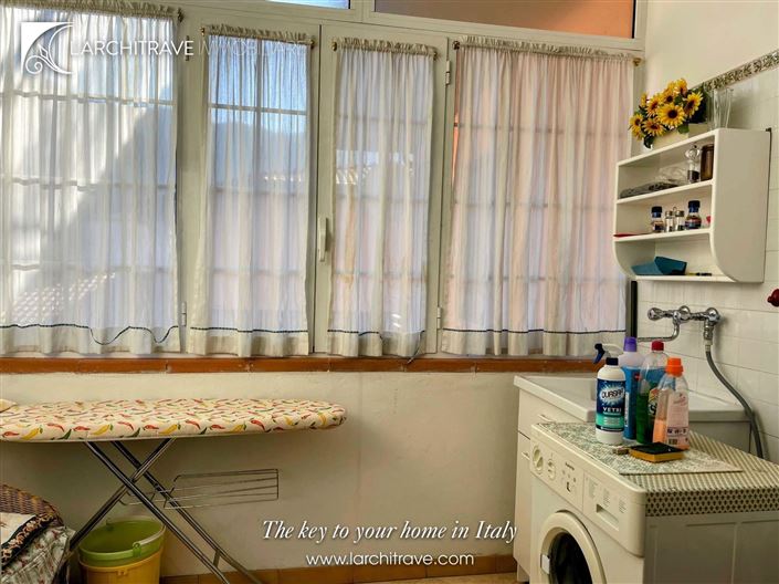 Image No.20-2 Bed House for sale