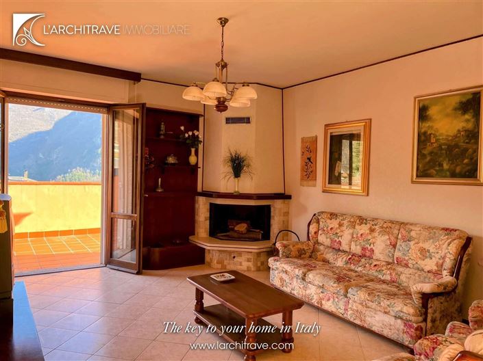 Image No.8-2 Bed House for sale