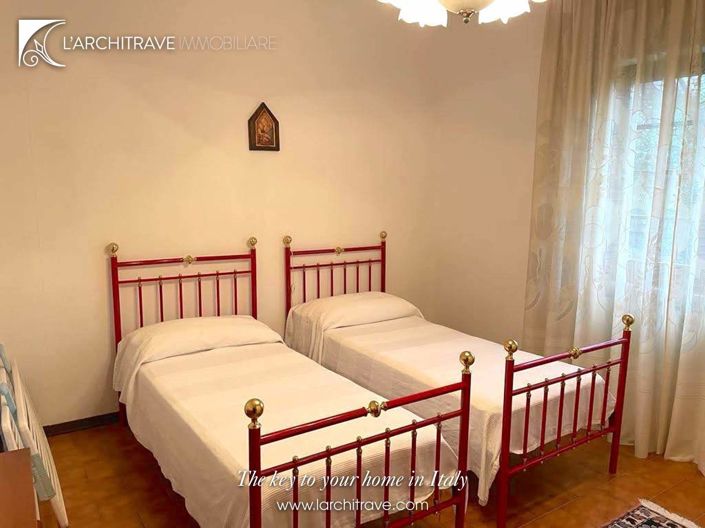 Image No.10-4 Bed Villa for sale