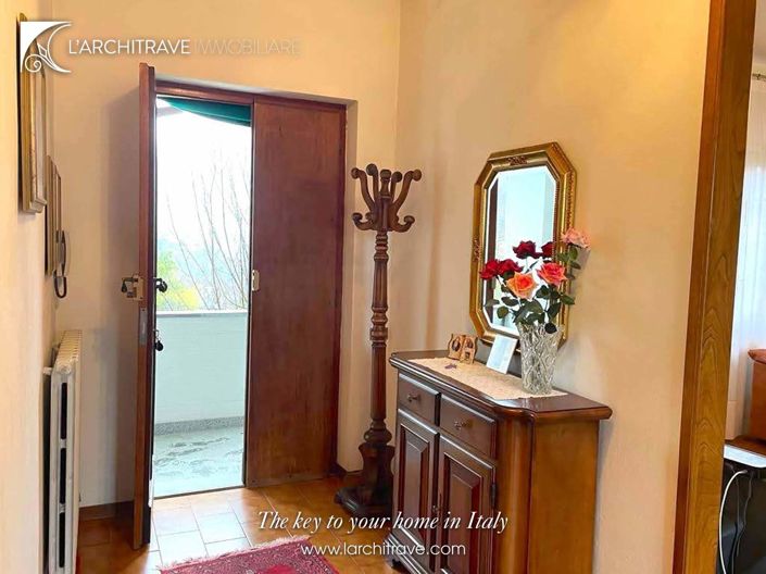 Image No.2-4 Bed Villa for sale