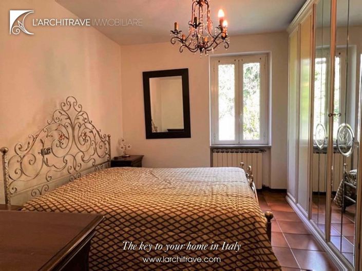 Image No.5-2 Bed House for sale