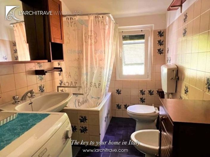 Image No.7-2 Bed House for sale