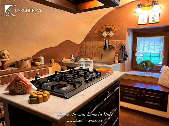 Image No.10-3 Bed House for sale