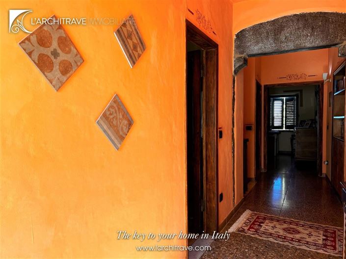 Image No.11-3 Bed House for sale