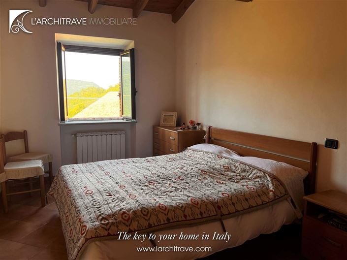 Image No.8-2 Bed House for sale