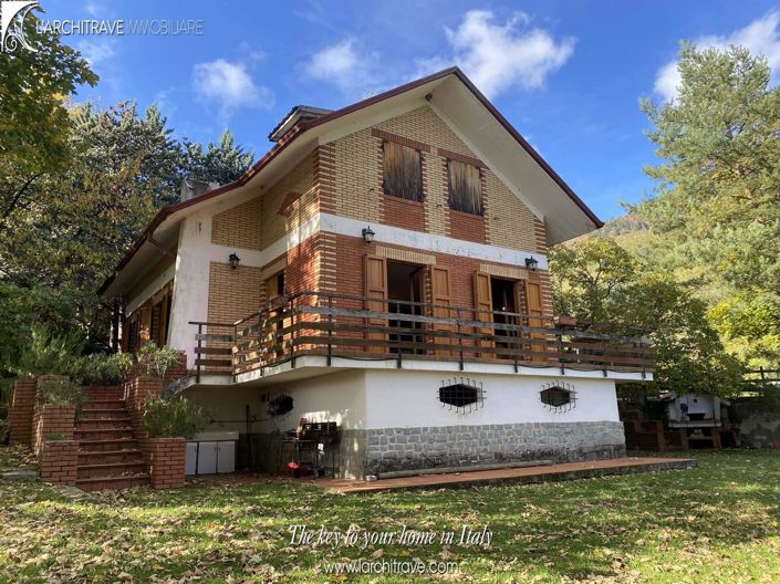 Image No.1-5 Bed Villa for sale