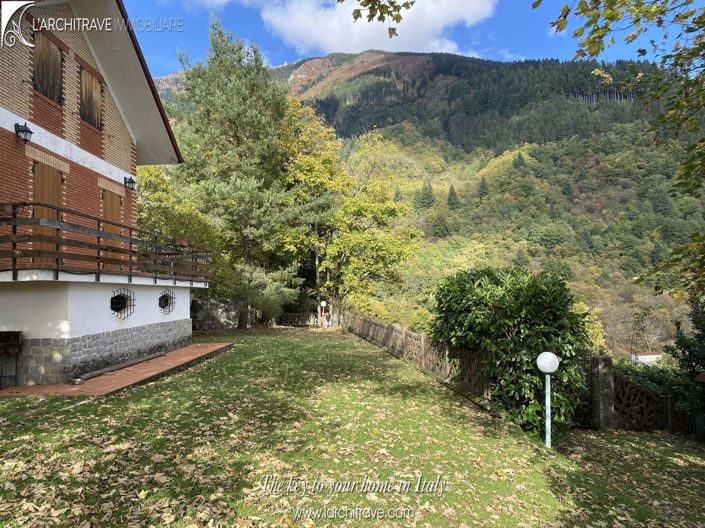 Image No.2-5 Bed Villa for sale