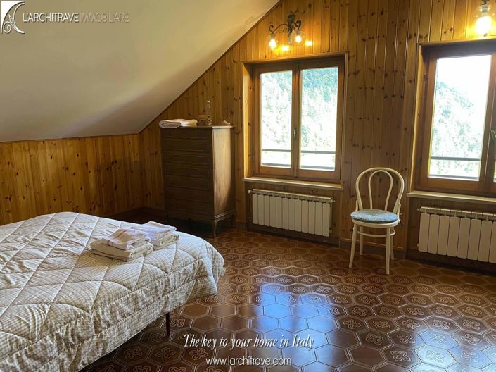 Image No.9-5 Bed Villa for sale