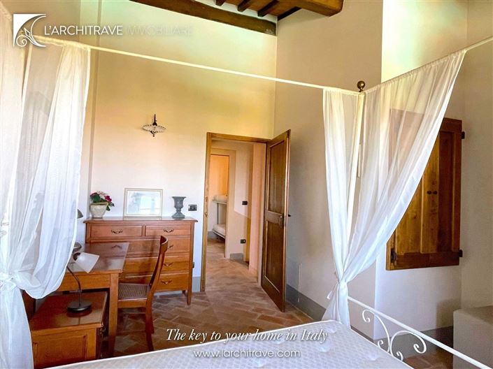 Image No.11-2 Bed House for sale