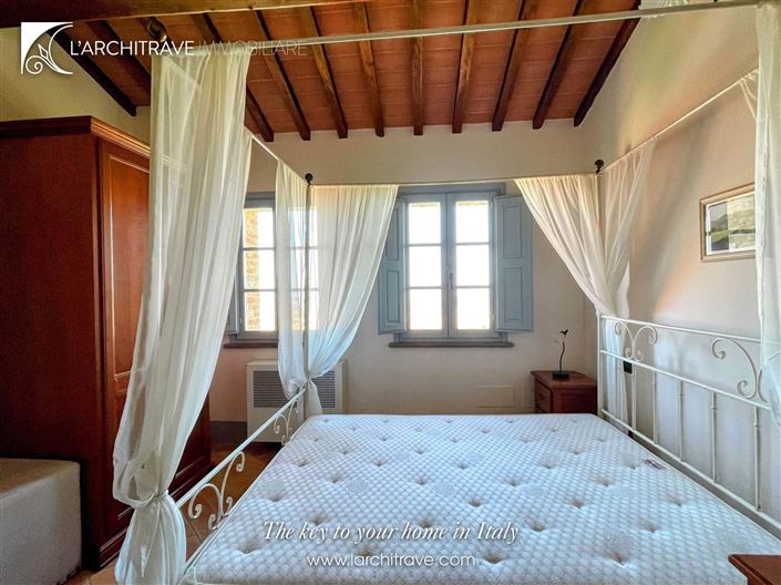 Image No.12-2 Bed House for sale