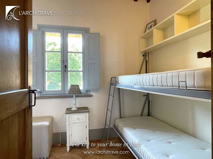 Image No.15-2 Bed House for sale